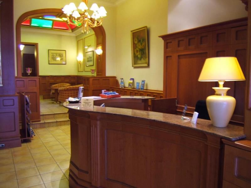 City Hotel Kaiserhof Offenbach - Lobi