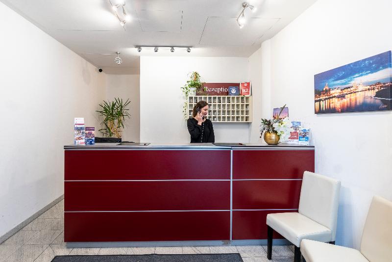 Neumarkt Aparthotel - Lobi