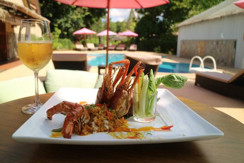 Adarin Beach Resort (SHA) - Restoran