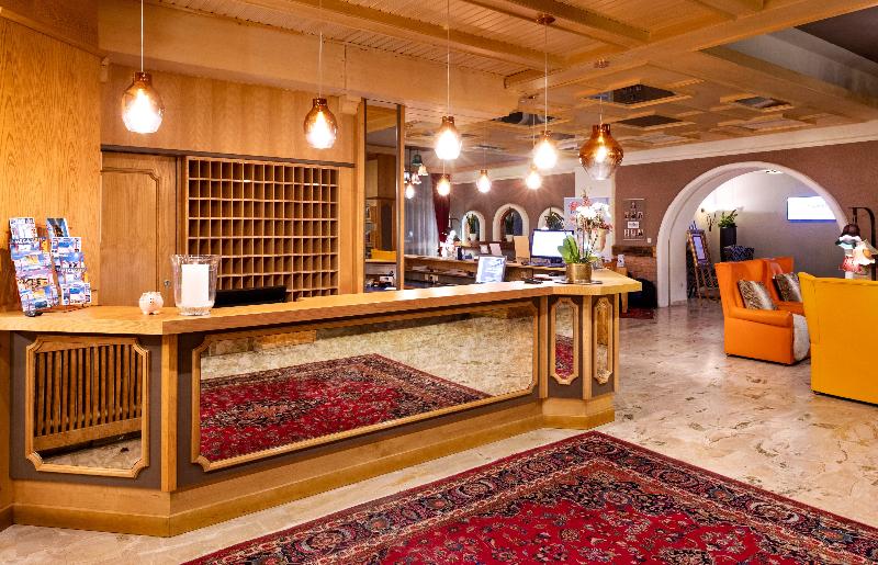 Hotel Latini - Lobi