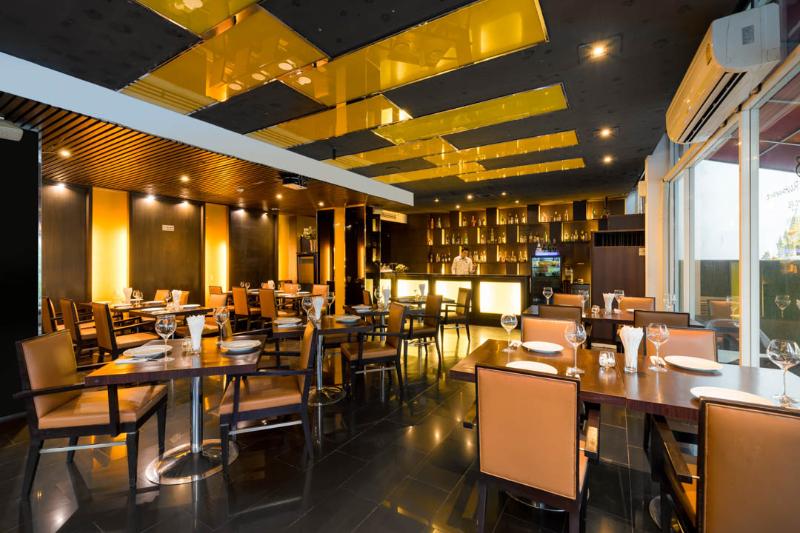 Furama Xclusive Asoke Bangkok - Restoran