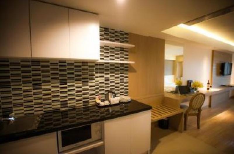 Golden City Rayong Hotel - Oda