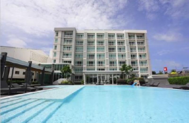 Golden City Rayong Hotel - Havuz