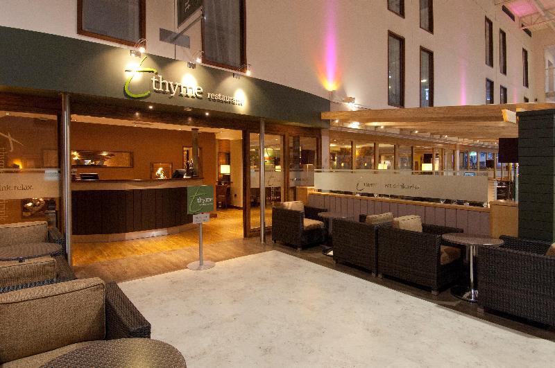 Premier Inn LON Heathrow Airport T2 & T3 (Bath Rd) - Lobi