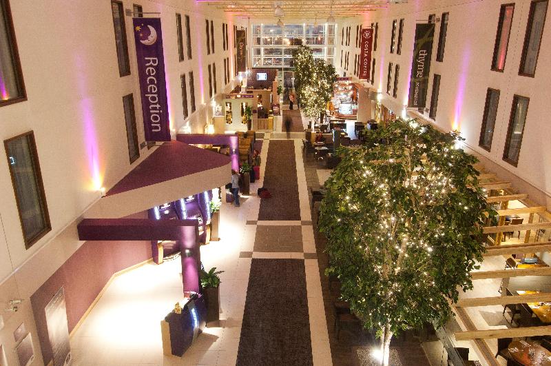 Premier Inn LON Heathrow Airport T2 & T3 (Bath Rd) - Lobi