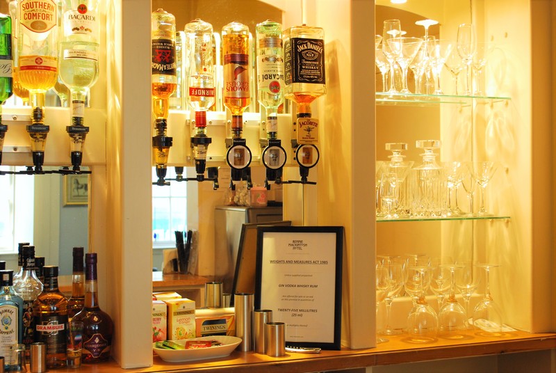 Rennie Mackintosh Station - Bar