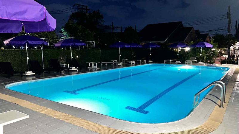 Bangkok Rama Hotel - Havuz