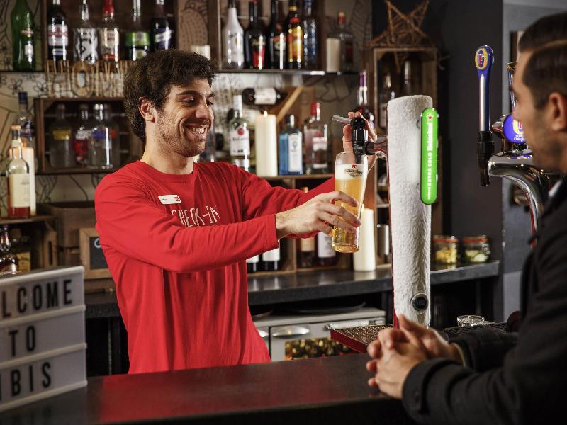 Ibis London Luton Airport - Restoran