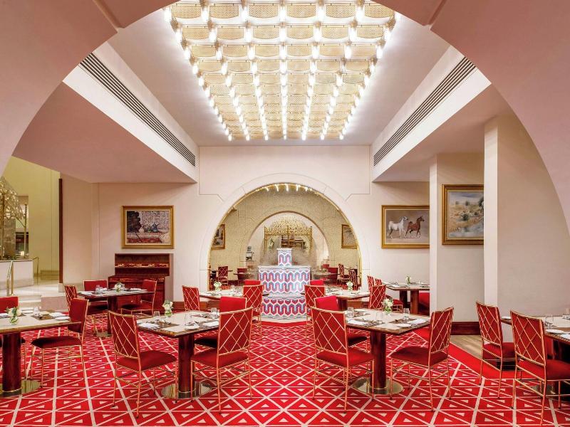 Sheraton Grand Doha Resort & Convention Hotel - Bar