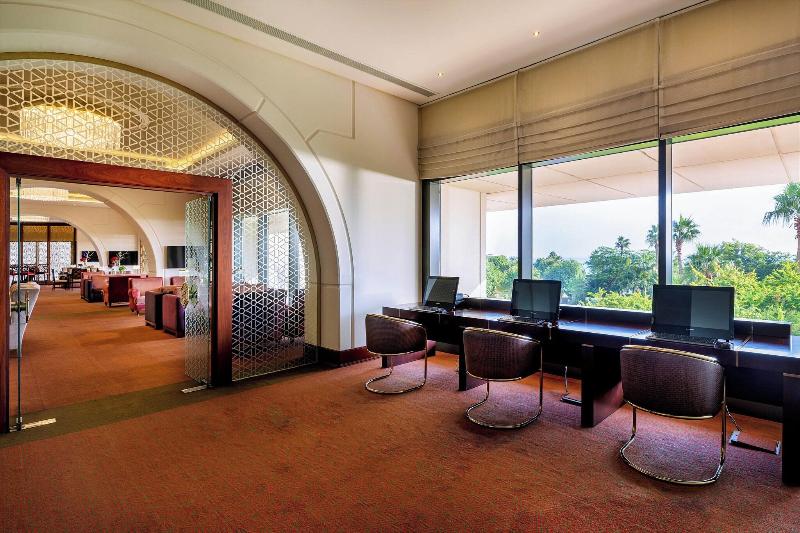 Sheraton Grand Doha Resort & Convention Hotel - Lobi