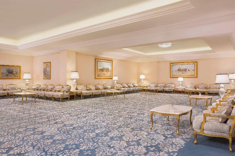 Sheraton Grand Doha Resort & Convention Hotel - Lobi
