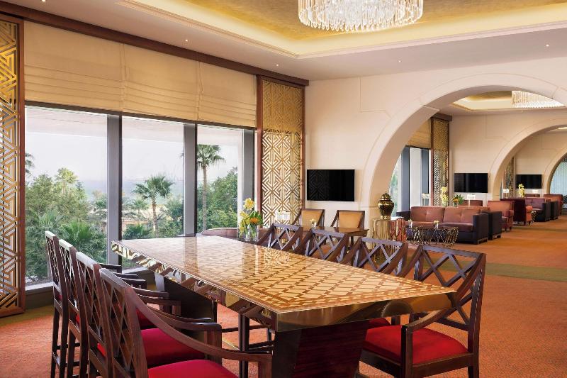 Sheraton Grand Doha Resort & Convention Hotel - Lobi