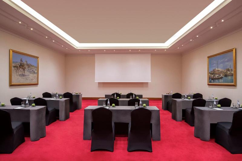 Sheraton Grand Doha Resort & Convention Hotel - Toplantı