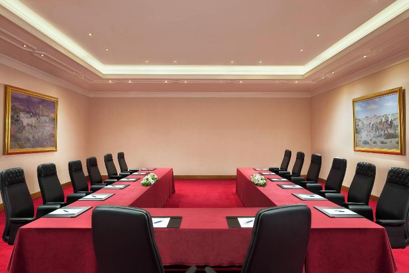 Sheraton Grand Doha Resort & Convention Hotel - Toplantı