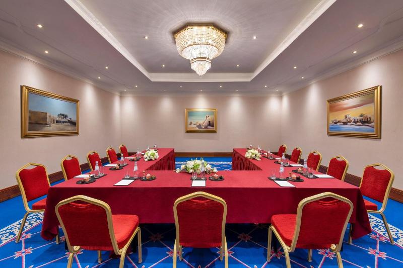 Sheraton Grand Doha Resort & Convention Hotel - Toplantı