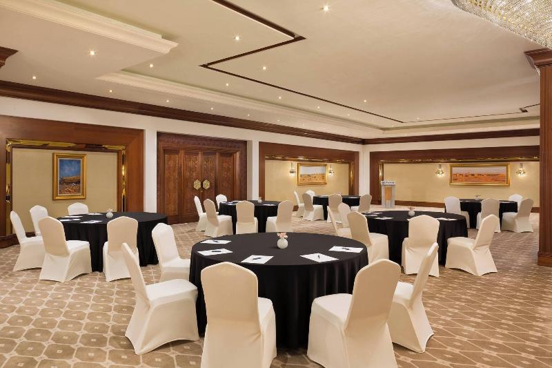 Sheraton Grand Doha Resort & Convention Hotel - Toplantı