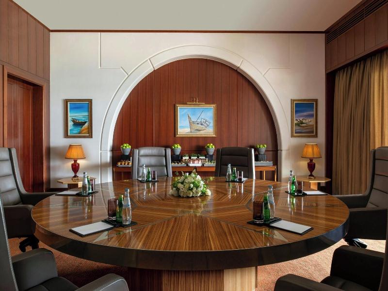 Sheraton Grand Doha Resort & Convention Hotel - Toplantı