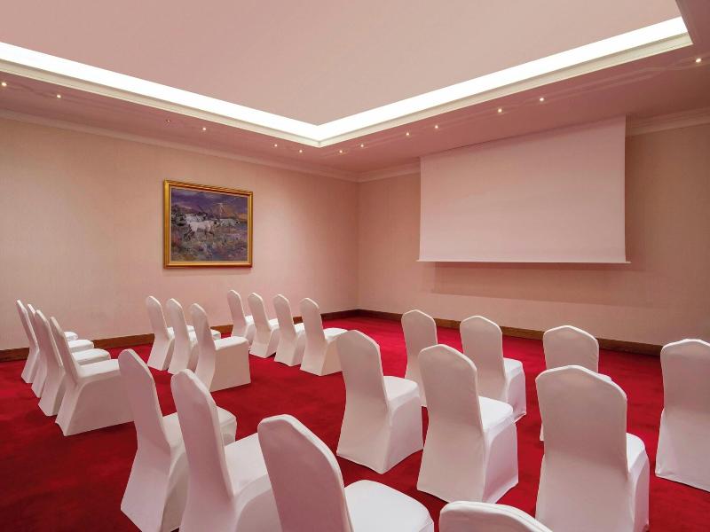 Sheraton Grand Doha Resort & Convention Hotel - Toplantı