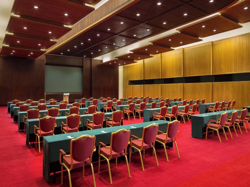 Sheraton Grand Doha Resort & Convention Hotel - Toplantı