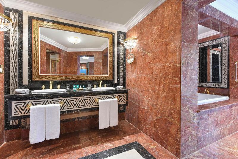 Sheraton Grand Doha Resort & Convention Hotel - Oda