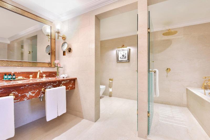 Sheraton Grand Doha Resort & Convention Hotel - Oda