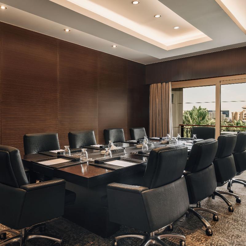 Dusit Thani LakeView Cairo - Oda