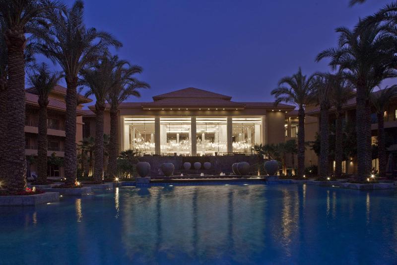 Dusit Thani LakeView Cairo - Havuz