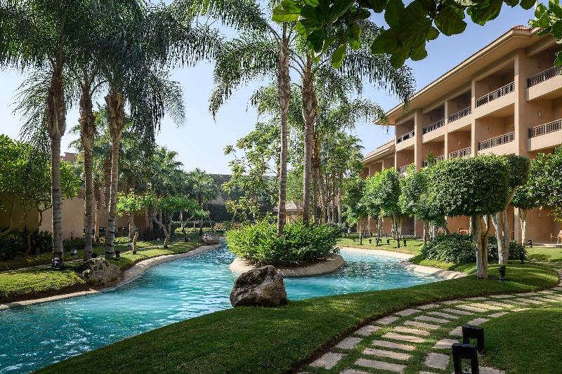 Dusit Thani LakeView Cairo - Havuz