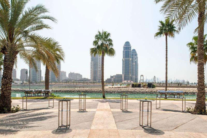 The Ritz-Carlton, Doha - Genel