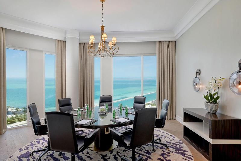The Ritz-Carlton, Doha - Genel