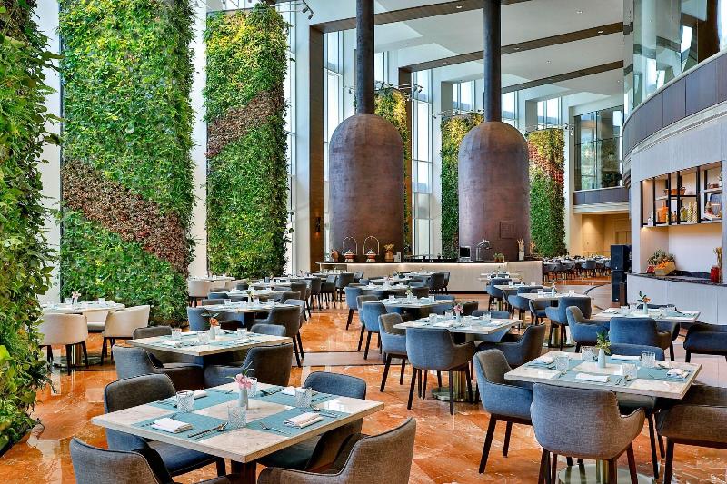The Ritz-Carlton, Doha - Restoran