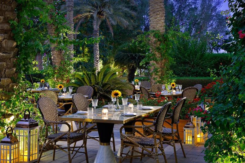 The Ritz-Carlton, Doha - Restoran