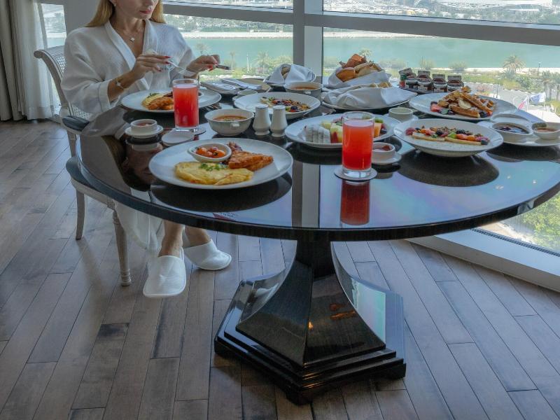 The Ritz-Carlton, Doha - Restoran