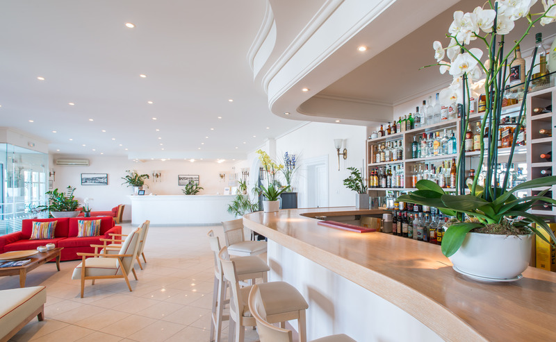 Adonis - Bar