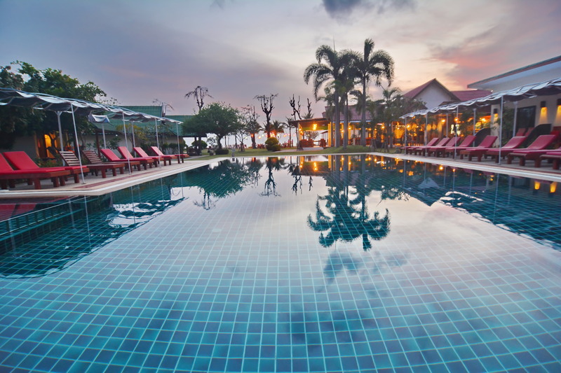 Golden Bay Cottages - Havuz