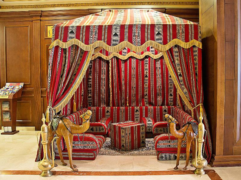Royal Ascot Hotel - Lobi
