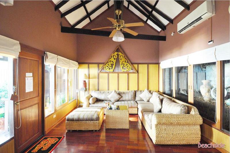 Birds and Bees Resort - Lobi