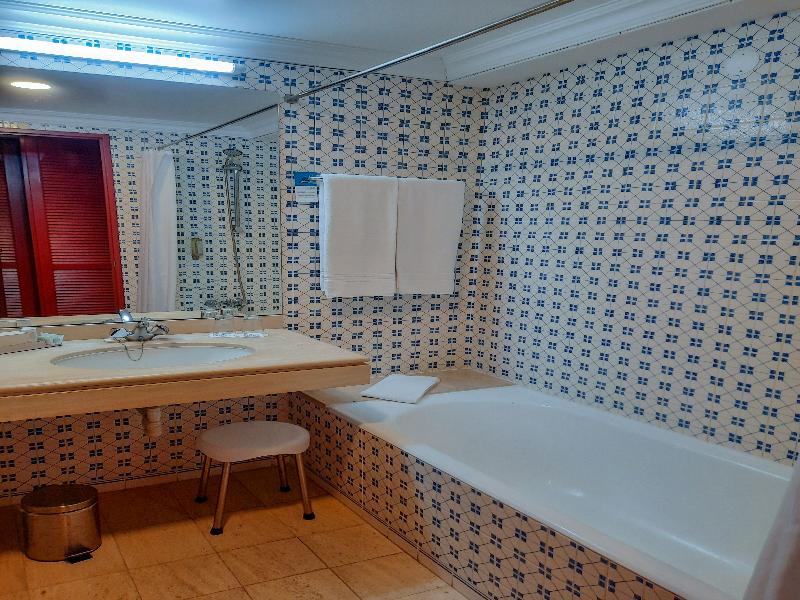 Azoris Faial Garden - Resort Hotel - Oda