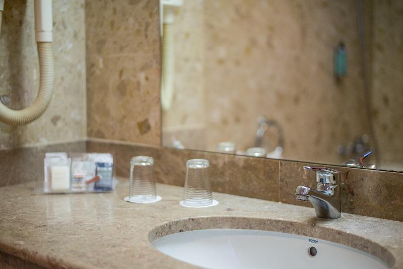 Azoris Faial Garden - Resort Hotel - Oda