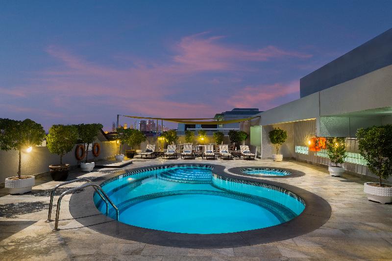 Savoy Park Hotel Apartment - Havuz