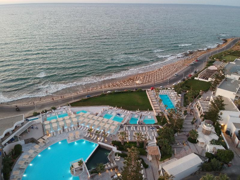 The Island Hotel - Genel