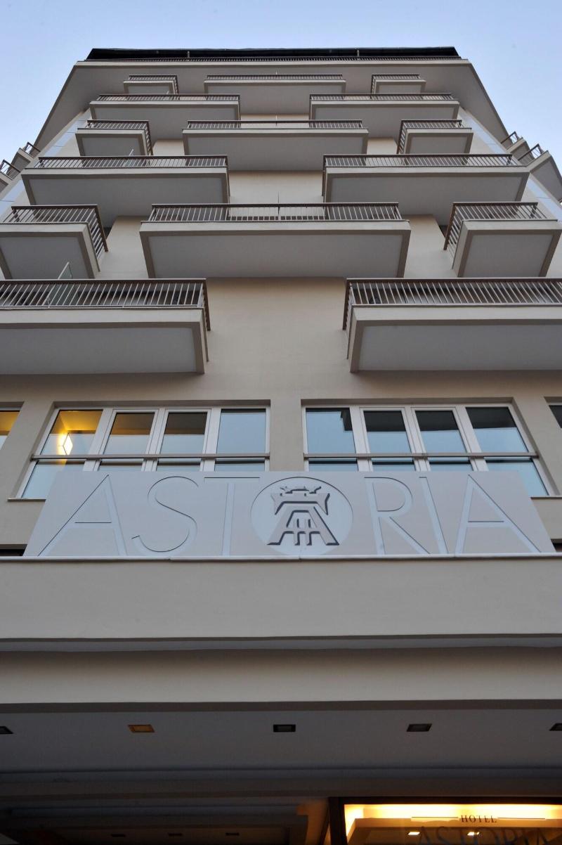 Astoria - Genel