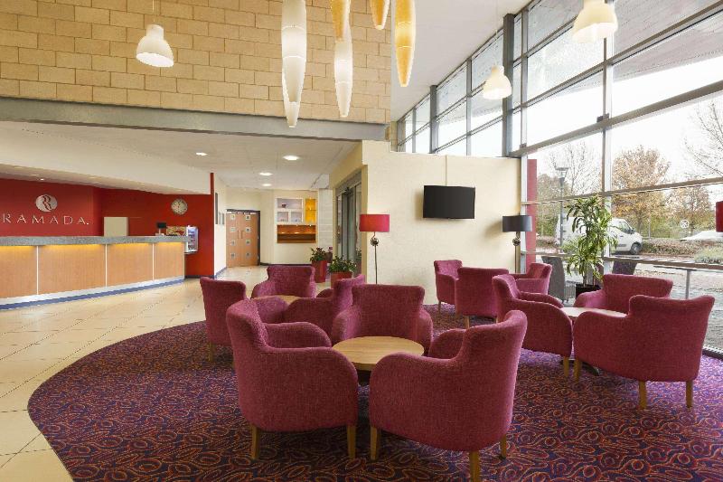 Ramada London North M1 - Lobi