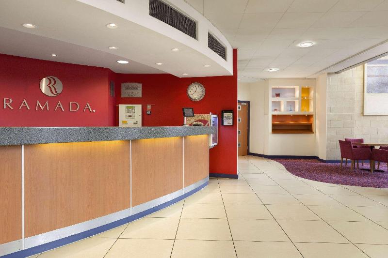 Ramada London North M1 - Lobi