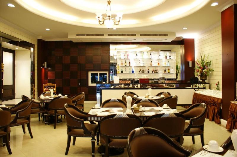 LK Residence - Bar