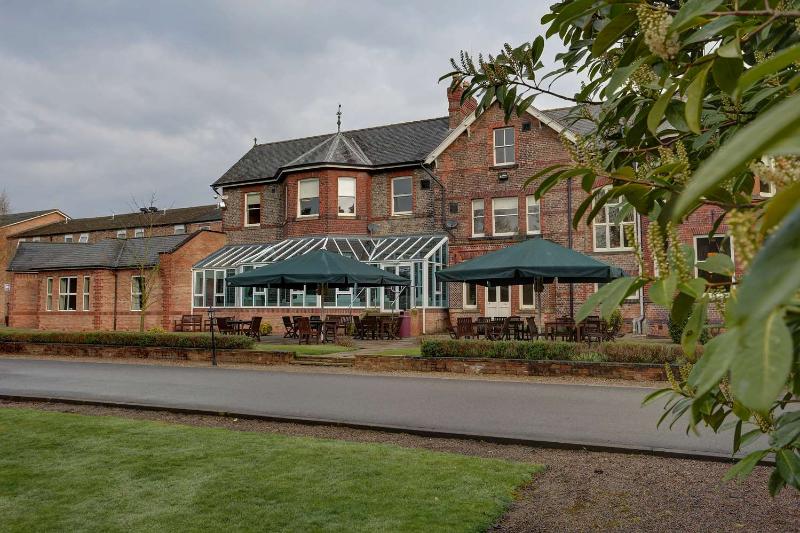 Burn Hall Hotel - Genel
