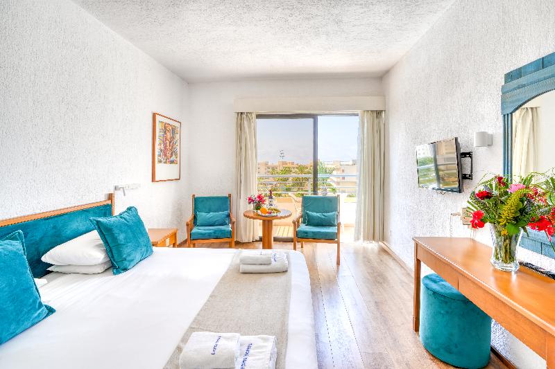 Paphos Gardens Holiday Resort - Oda