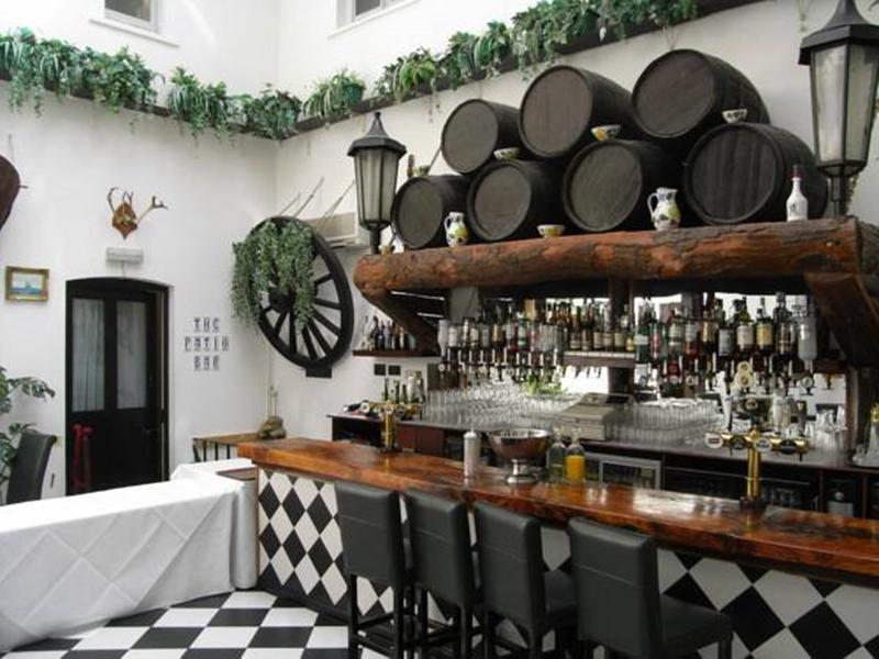 Stanhill Court - Bar