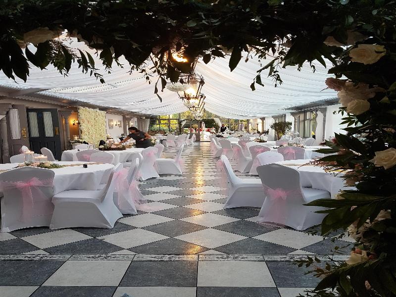 Stanhill Court - Toplantı