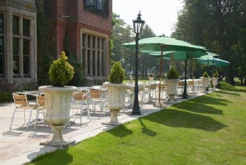Stanhill Court - Teras